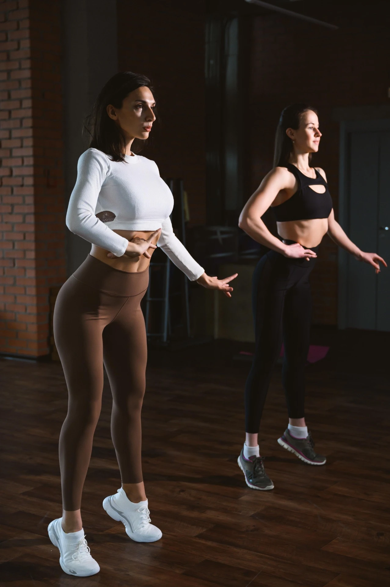 Advanced video analysis and cueing for physique athletes